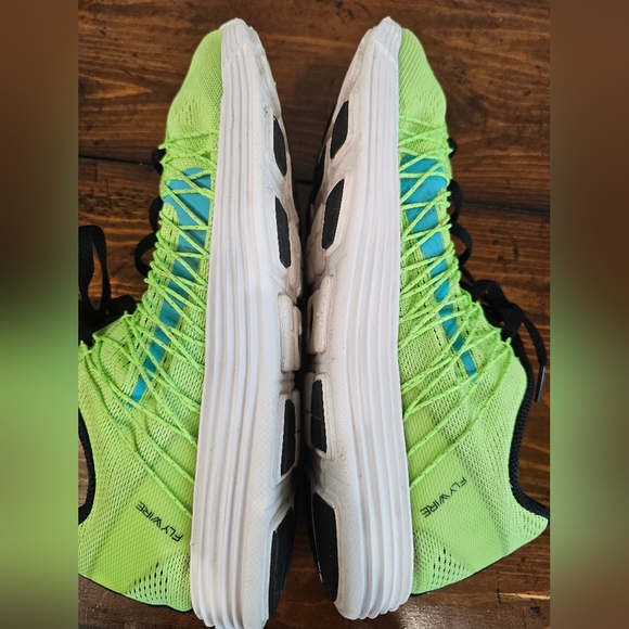 Nike Women's Lime Green W/Black & Blue Accent Sneakers/Running Shoes Size 9 - Picture 9 of 11